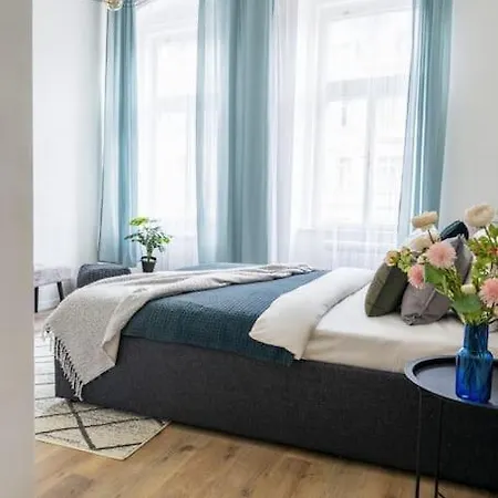 Deluxe 2bdrs In Spa District Center Apartment Karlovy Vary