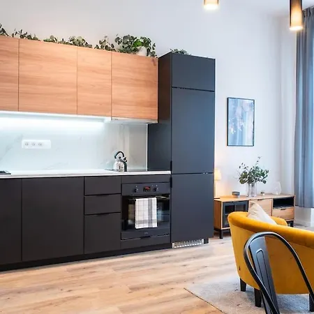 Deluxe 2bdrs In Spa District Center Apartment *